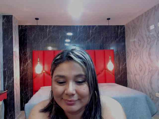 LatinaHoleQueen-1 webcam