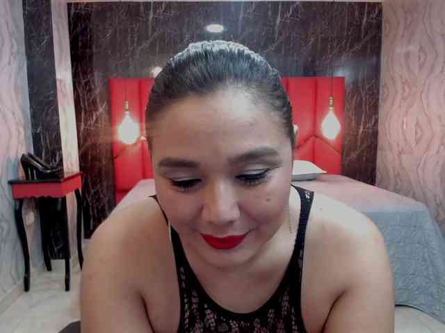 LatinaHoleQueen-1 webcam