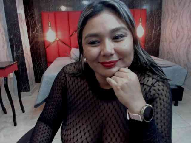 LatinaHoleQueen-1 webcam