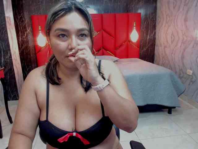 LatinaHoleQueen-1 webcam