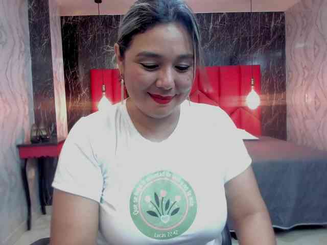 LatinaHoleQueen-1 webcam