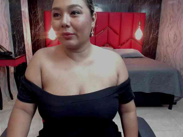 LatinaHoleQueen-1 webcam