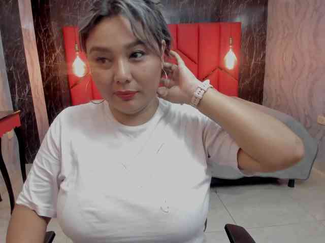 LatinaHoleQueen-1 webcam