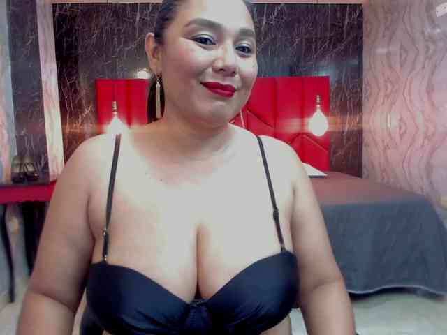 LatinaHoleQueen-1 webcam