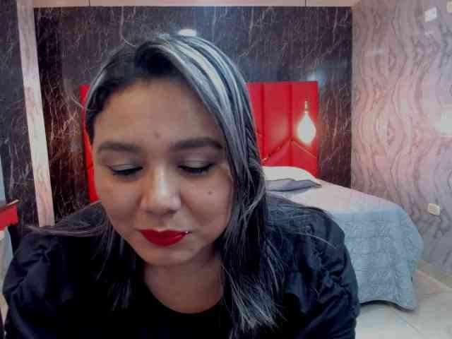 LatinaHoleQueen-1 webcam