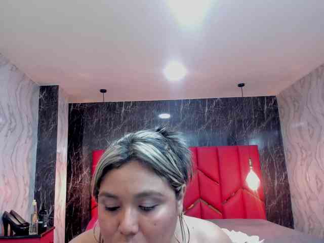 LatinaHoleQueen-1 webcam