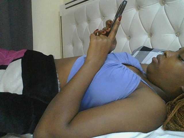 princess-zarih live cam on BongaCams