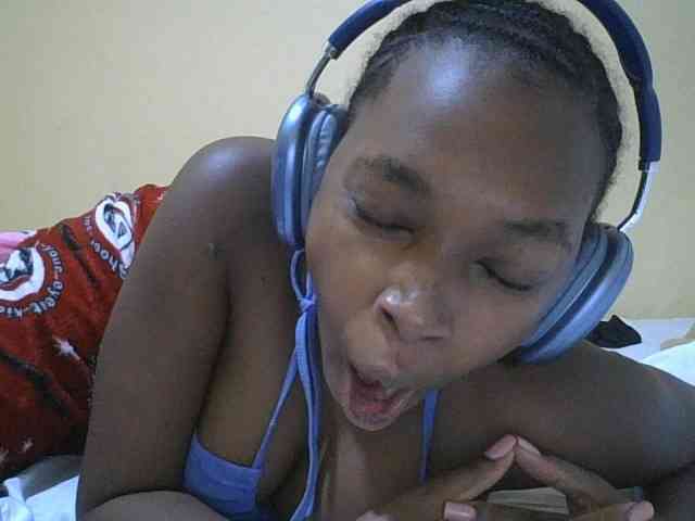 sexylittleprincess1 webcam