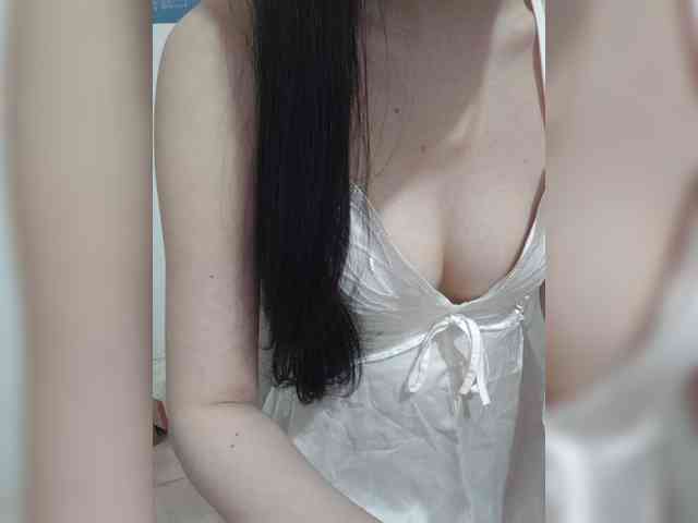 Model: Anniee