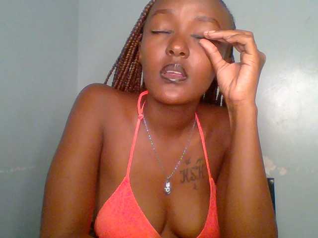 Sweet-spicydall, live now on BongaCams