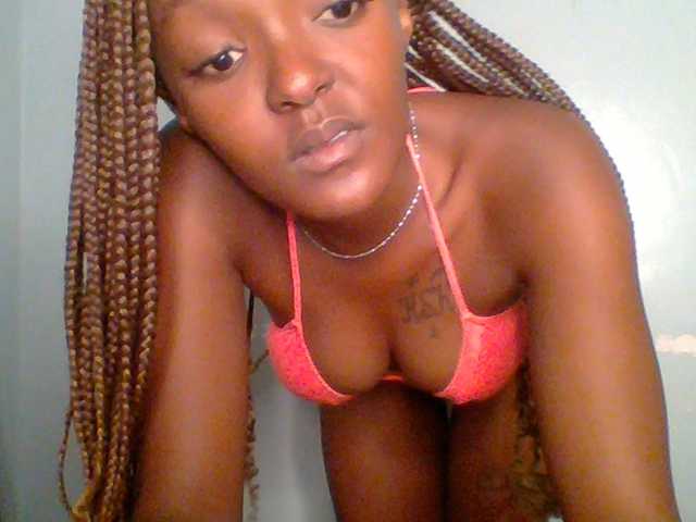 Sweet-spicydall, live now on BongaCams