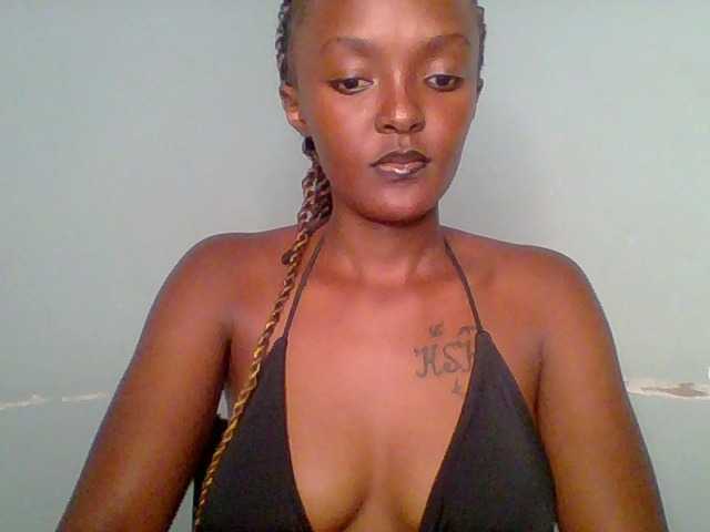 le modèle Sweet-spicydall est en webcam porno dans un show sur le site bongacams, il possède les tags suivants: Ebony,Brunette,Shaved