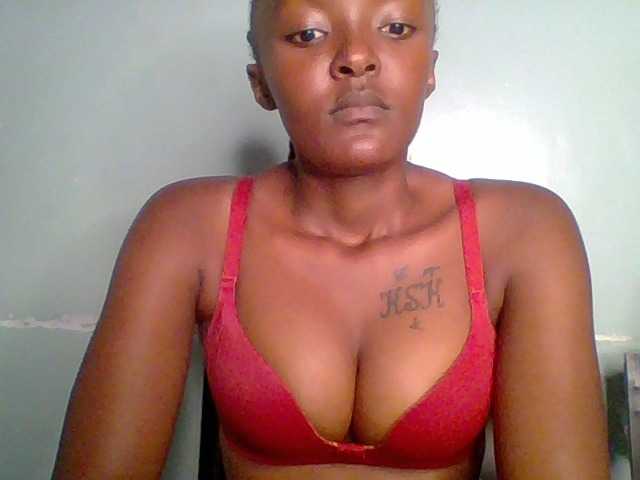 le modèle Sweet-spicydall est en webcam porno dans un show sur le site bongacams, il possède les tags suivants: Ebony,Brunette,Shaved
