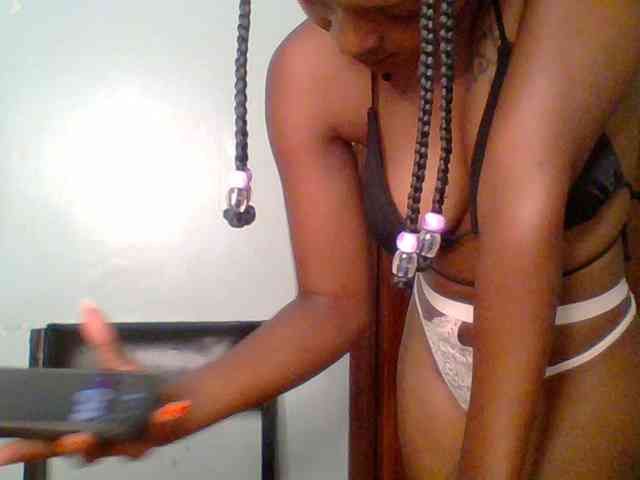 Sweet-spicydall webcam