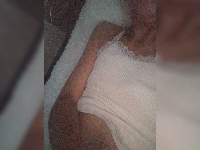 Alina-9999 live cam on BongaCams