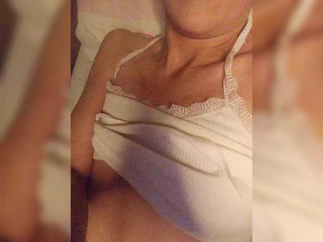 Alina-9999 live cam on BongaCams