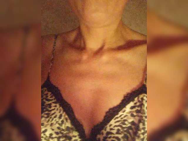 Alina-9999 live cam on BongaCams