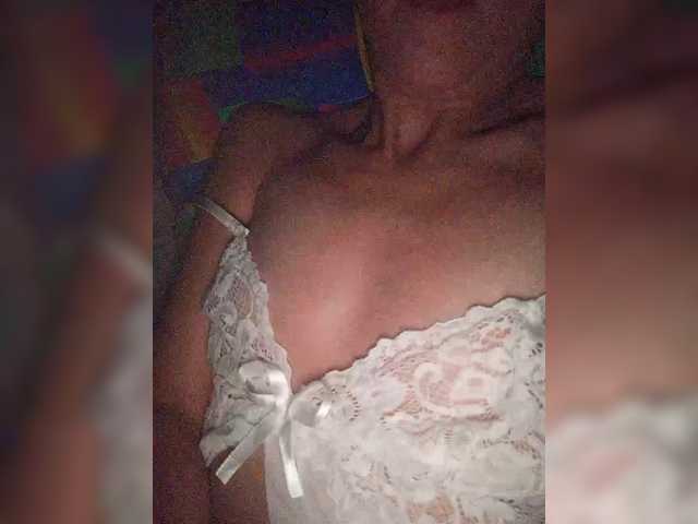 Alina-9999 live cam on BongaCams