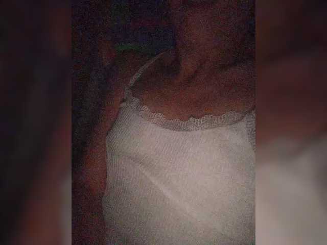 le modèle Alina-9999 est en webcam porno dans un show sur le site bongacams, il possède les tags suivants: White/Caucasian,Blonde,Trimmed
