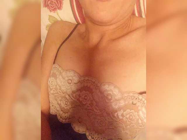 Alina-9999 live cam on BongaCams