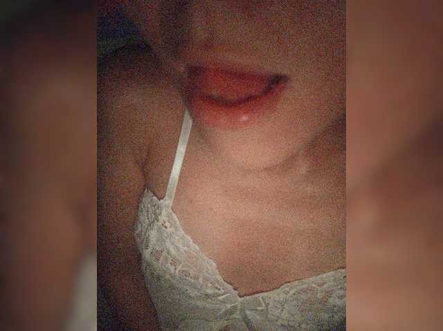 Alina-9999 live cam on BongaCams