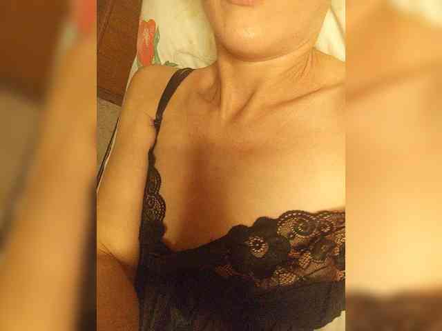 Alina-9999 webcam