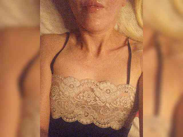 Alina-9999 webcam