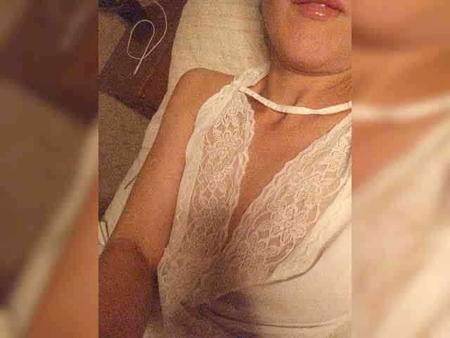 Alina-9999 webcam