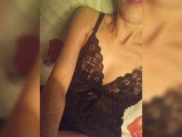 Alina-9999 Live Webcam on BongaCams