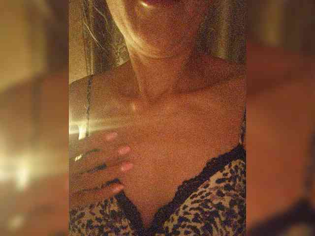 Alina-9999 webcam