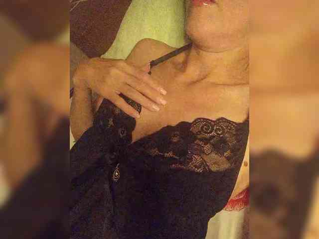 Alina-9999 webcam