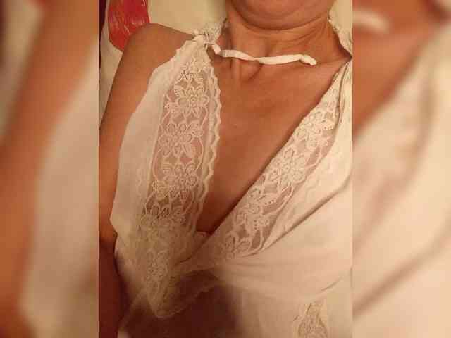 Alina-9999 webcam