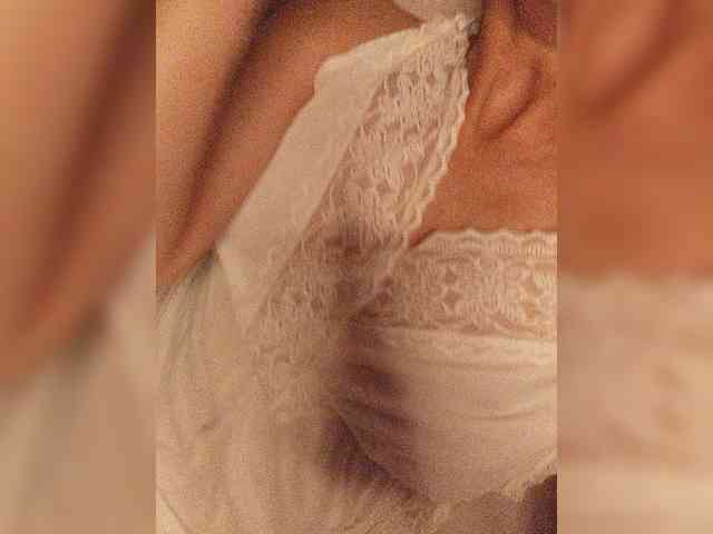 Alina-9999 webcam