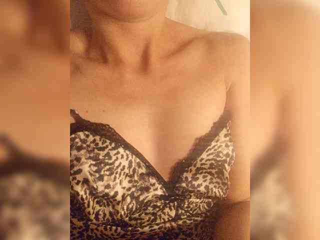 Alina-9999 webcam