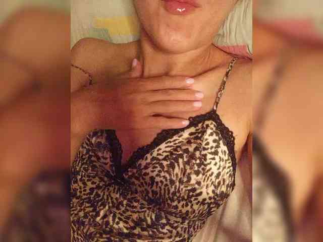 Alina-9999 webcam