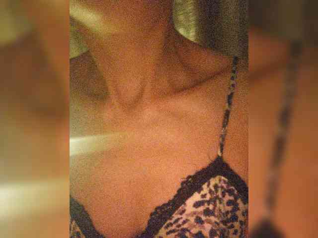 Alina-9999 webcam