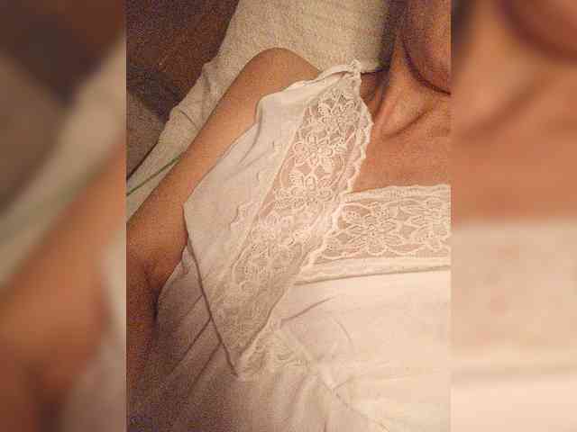 Alina-9999 webcam