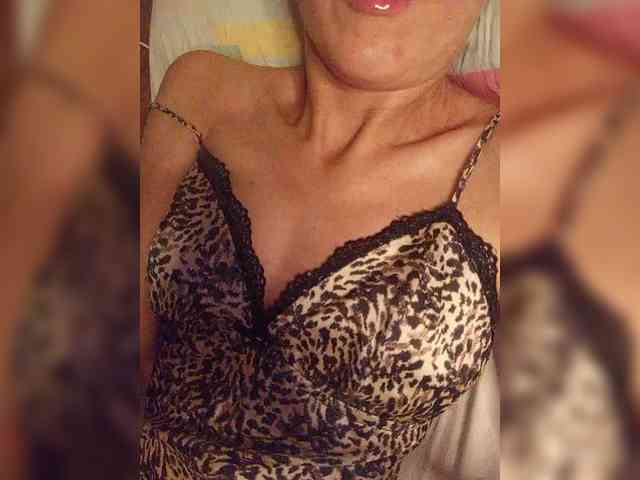 Alina-9999 webcam