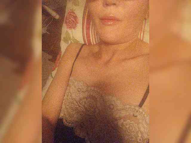 Alina-9999 webcam