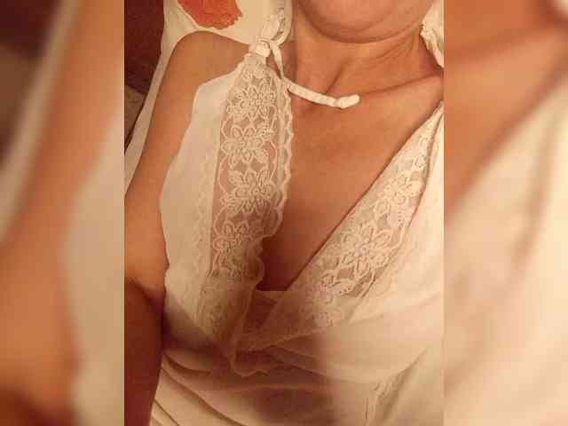 Alina-9999 webcam