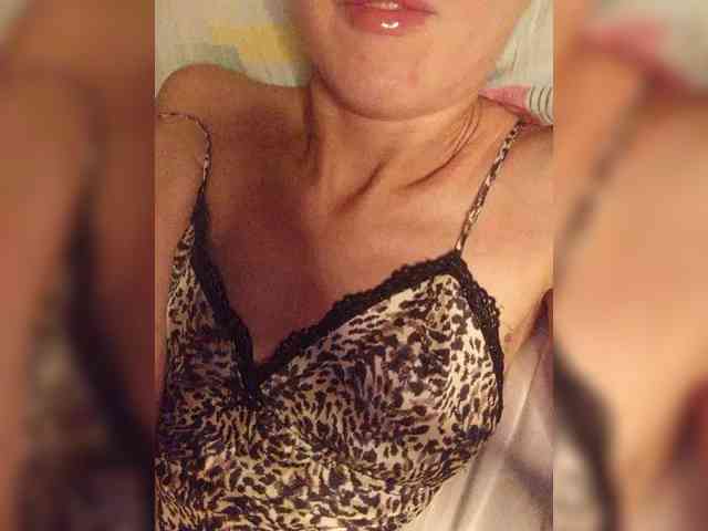 Alina-9999 webcam