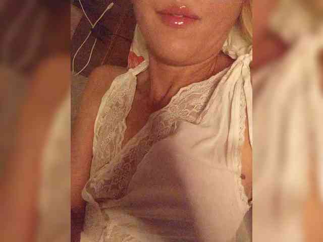 Alina-9999 webcam