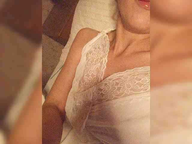 Alina-9999 webcam