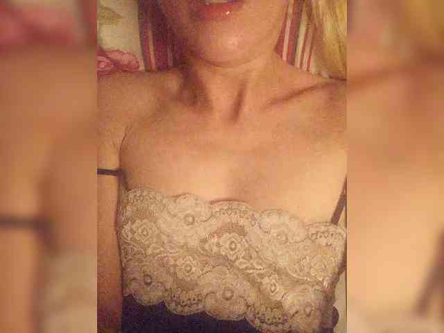 Alina-9999 webcam