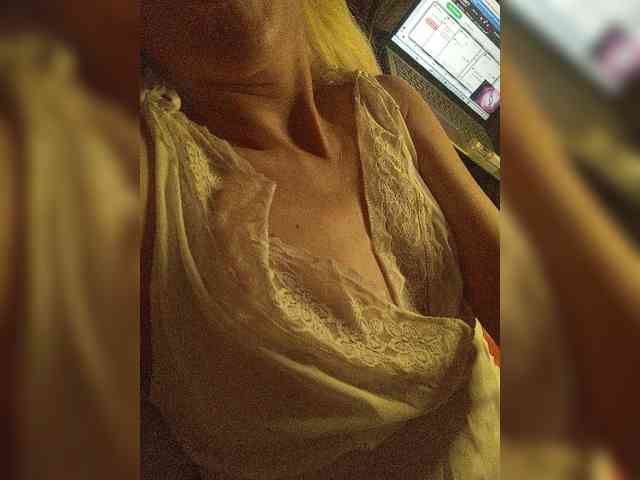 Alina-9999 webcam