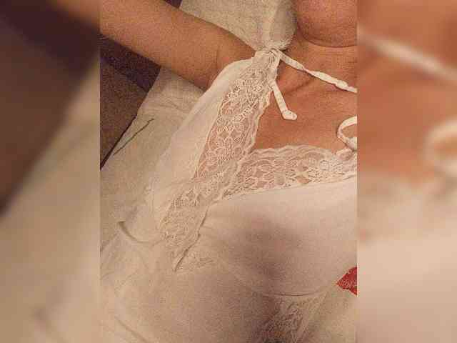 Alina-9999 webcam