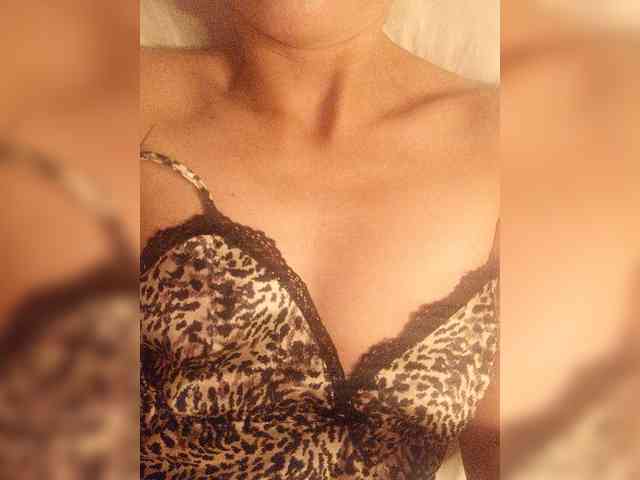 Alina-9999 Live Webcam on BongaCams