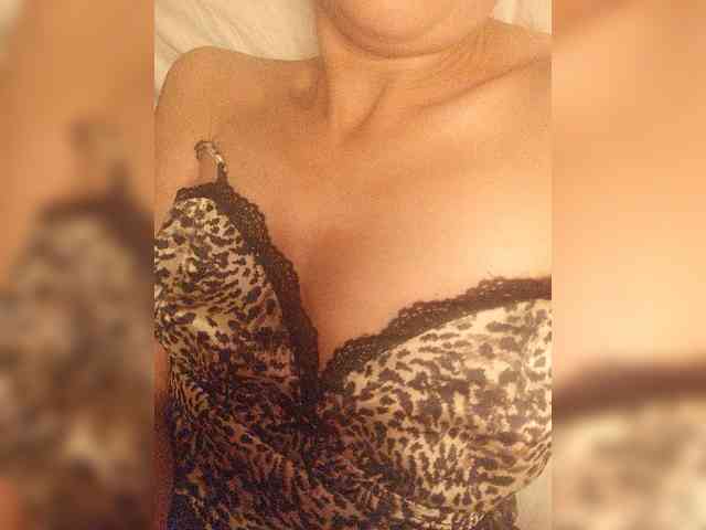 Alina-9999 Live Webcam on BongaCams