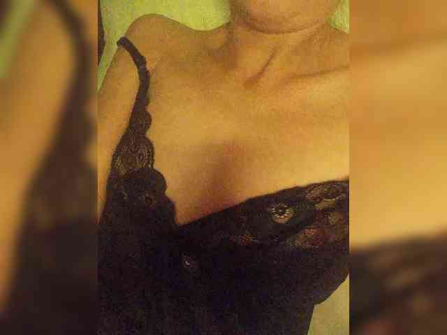 Alina-9999 webcam