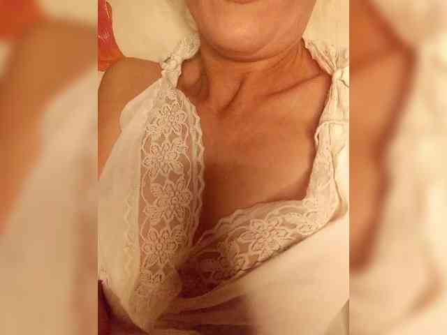Alina-9999 webcam